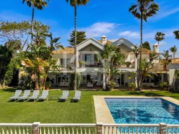 Seafront Villa for rent in Guadalmina Baja, Marbella