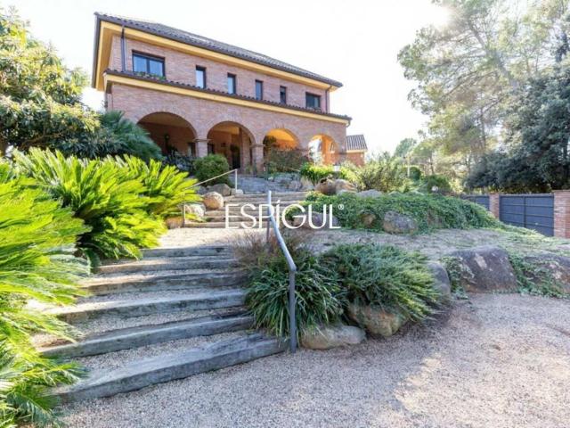 Villa for rent in Valldoreix, Sant Cugat del Vallès, Barcelona