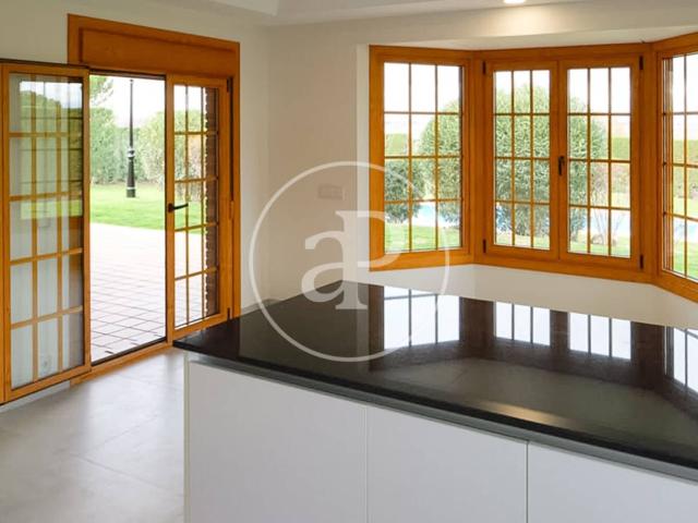 Villa for rent in Alcobendas, Madrid