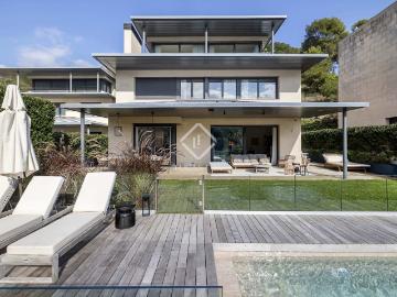 Villa for rent in Barcelona city, Barcelona