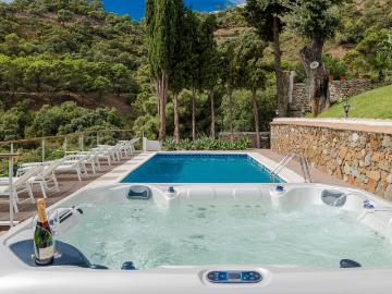Villa For Rent in Benahavís, Benahavís