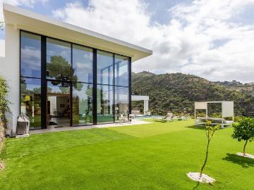 Villa For Rent in Benahavís, Benahavís