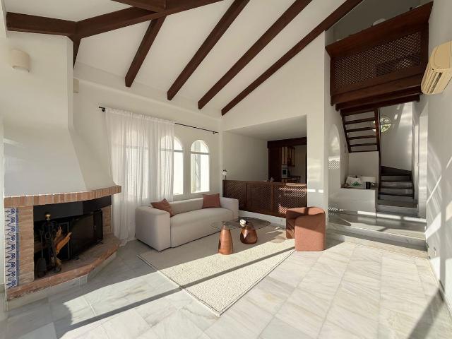 Villa For Rent in Benahavís, Benahavís