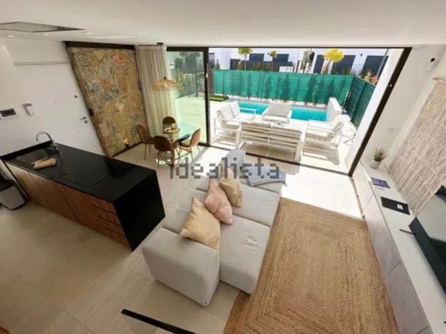Villa for rent in Benijófar, Alicante