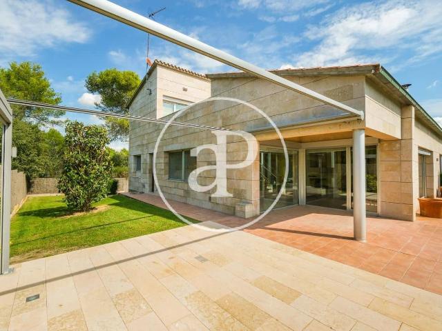 Villa for rent in Bellaterra, Cerdanyola del Vallès, Barcelona