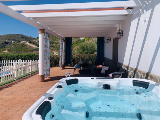Villa for rent in Cómpeta, Málaga