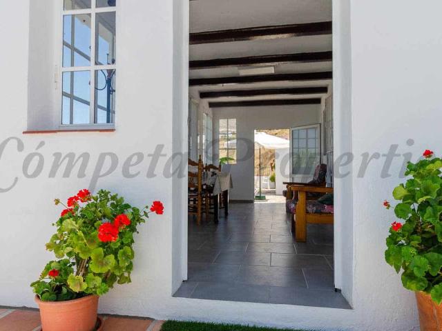 Villa for rent in Cómpeta, Málaga