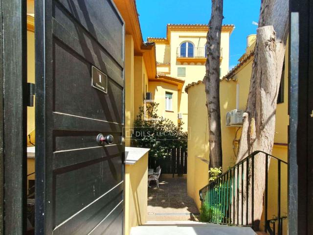 Villa for rent in El Limonar, Málaga city, Málaga