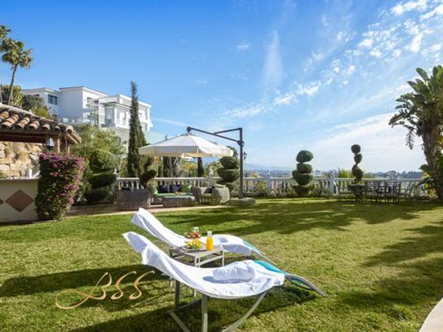 Villa For Rent in El Paraíso, Benahavís
