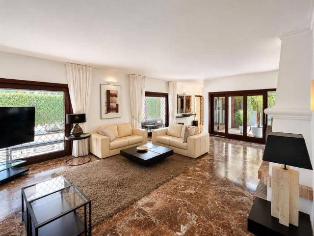 Villa for rent in El Paraiso, Estepona, Málaga
