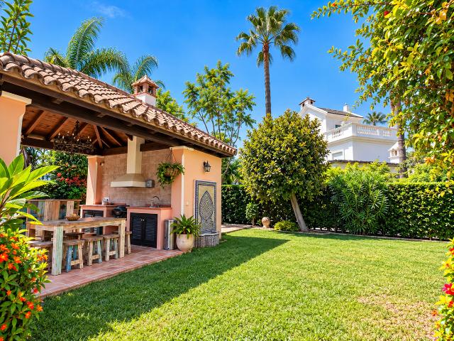 Villa For Rent in Este Bahía de Marbella, Marbella