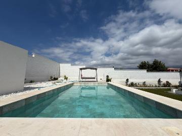 Villa For Rent in Estepona, Estepona