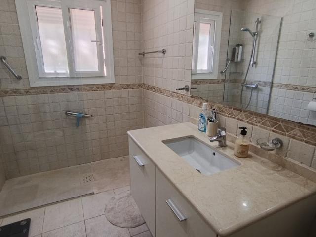 Villa For Rent in Estepona, Estepona