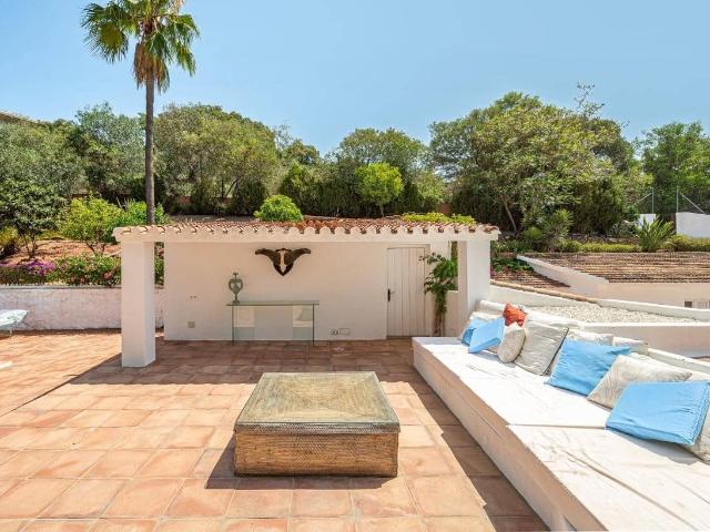 Villa for rent in Istán, Málaga