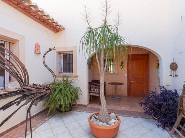 Villa for rent in Javea
