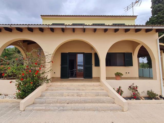 Villa for rent in La Casa Blanca, Palma de Mallorca, Mallorca