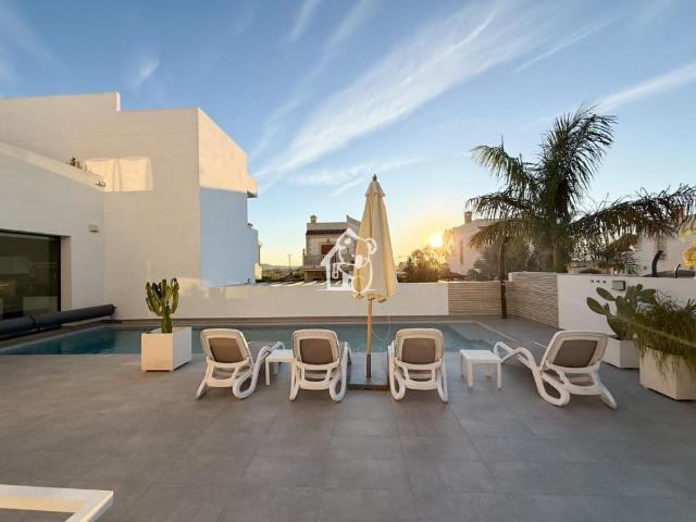 Villa for rent in La Marina, Elche / Elx, Alicante