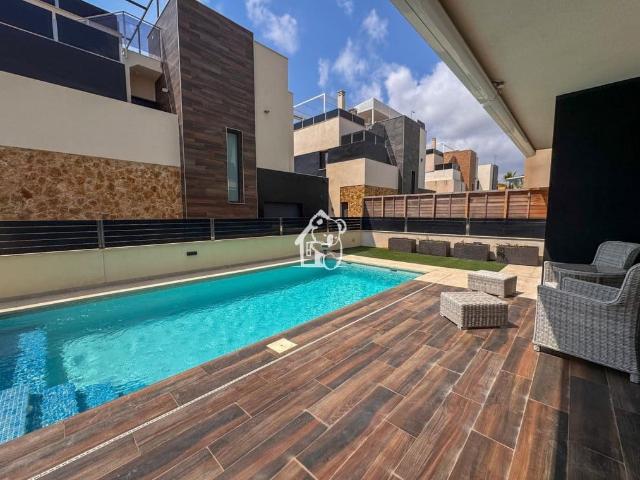 Villa for rent in Lomas de Cabo Roig Los Dolses, Orihuela, Alicante