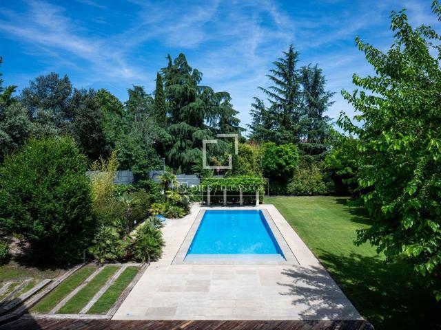 Villa for rent in Madrid city, Madrid