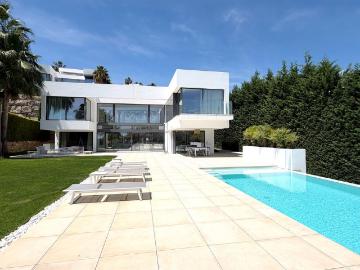 Villa For Rent in Málaga, Málaga