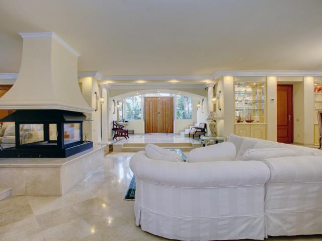 Villa For Rent in Málaga, Málaga