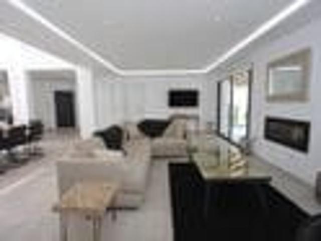 Villa for rent in Marbella, Málaga