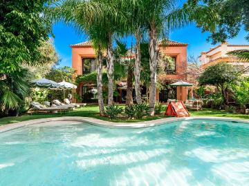 Villa For Rent in Marbella, Marbella