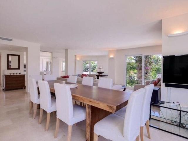 Villa for rent in Marbesa, Marbella, Málaga