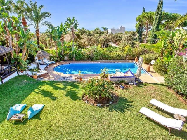 Villa for rent in Marbesa, Marbella, Málaga