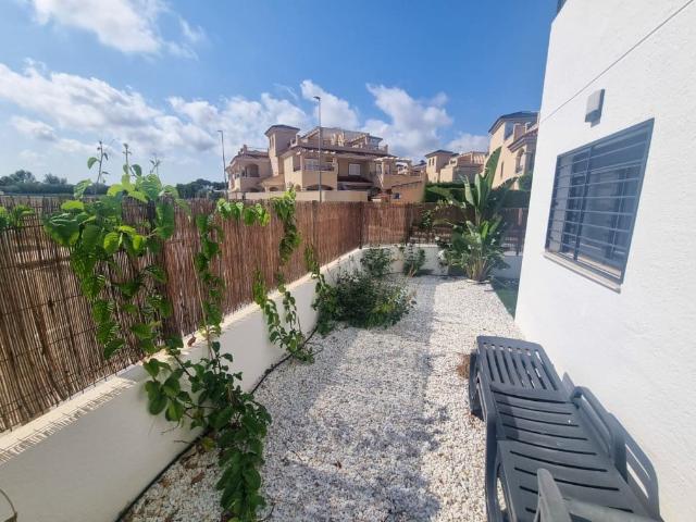 Villa for rent in Mil Palmeras, Pilar de la Horadada, Alicante