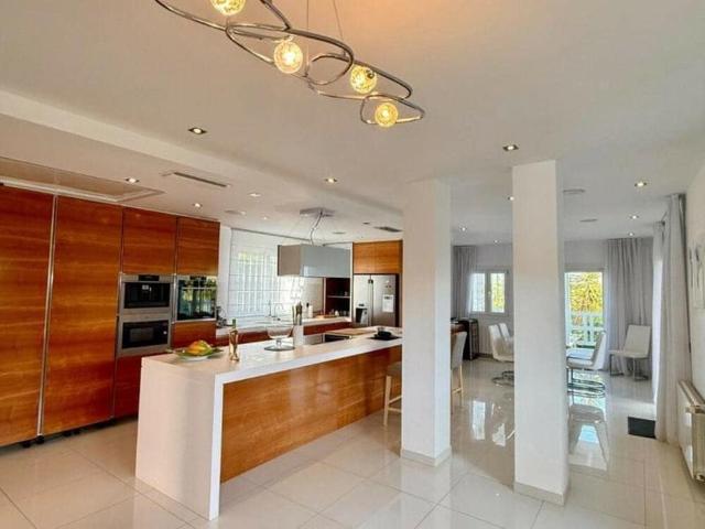 Villa for rent in Nueva Atalaya, Estepona, Málaga