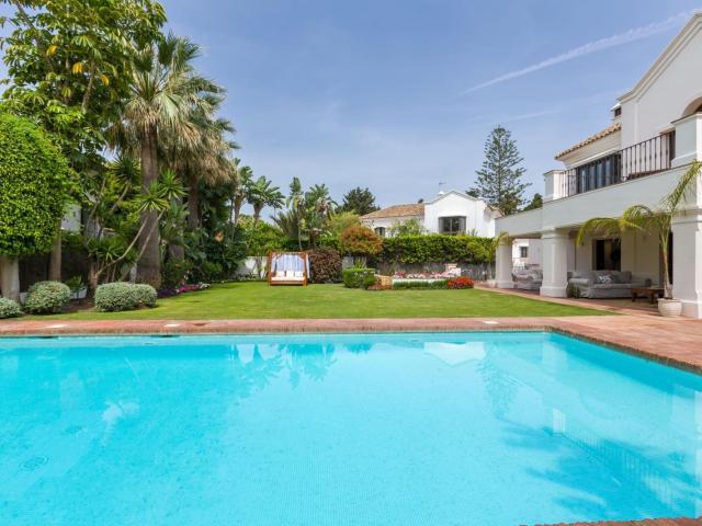 Villa for rent in Nueva Atalaya, Estepona, Málaga