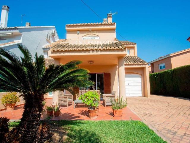 Villa for rent in Paterna, Valencia
