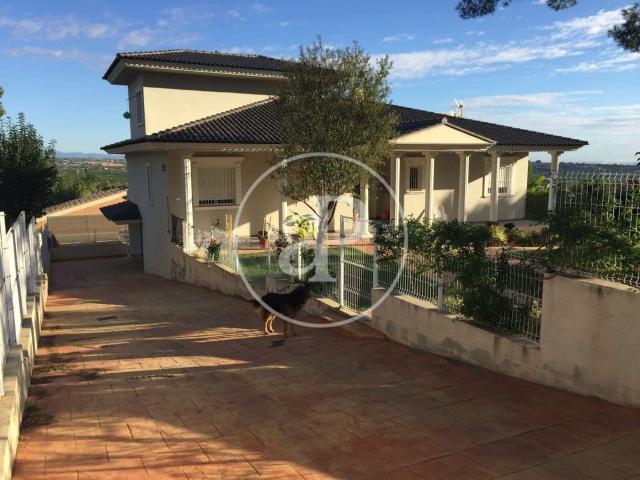 Villa for rent in Picassent, Valencia