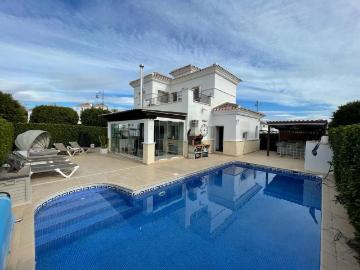 Casa en alquiler en Roldán - Parrilla