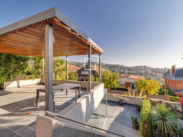 Villa for rent in Sant Just Desvern, Barcelona