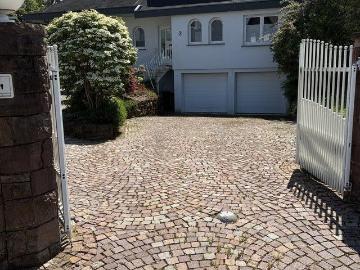 Villa for rental with 2 separate apartments in Pforzheim/ Neulingen