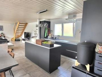 Villa / Gebäude mit 2 Wohnungen 1x 3,5 Zimmer Maisonette + 1x Studio