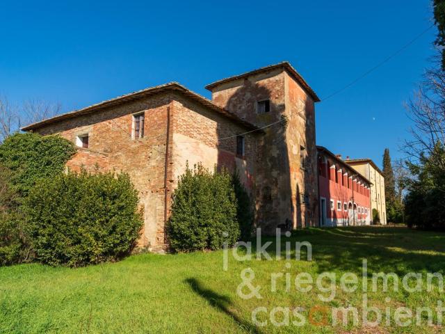 Villa granduca storica con progetto di restauro in Valdichia. 1760m² Arezzo