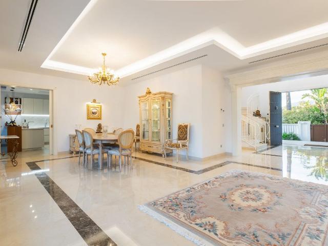 Villa, Guadalmina Baja 1050m² Guadalmina