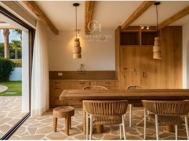 VILLA HARMONY · LUZ, CALMA Y ARQUITECTURA MEDITERRÁNEA EN BENISSA
