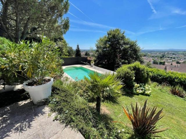 VILLA HAUT DE GAMME DE 154 M2 LE CREUSOT