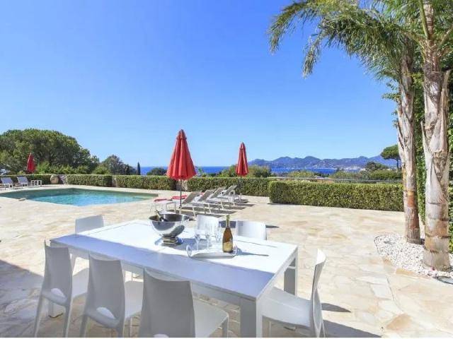 VILLA HAUT STANDING A CANNES
