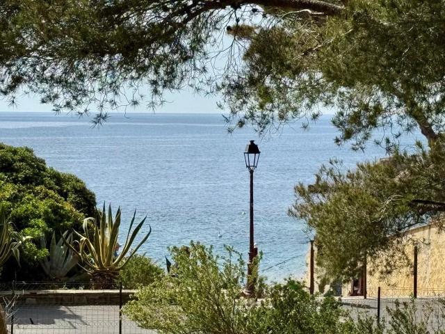 Villa idéalement située à deux pas de la mer 184m² Cavalaire sur Mer