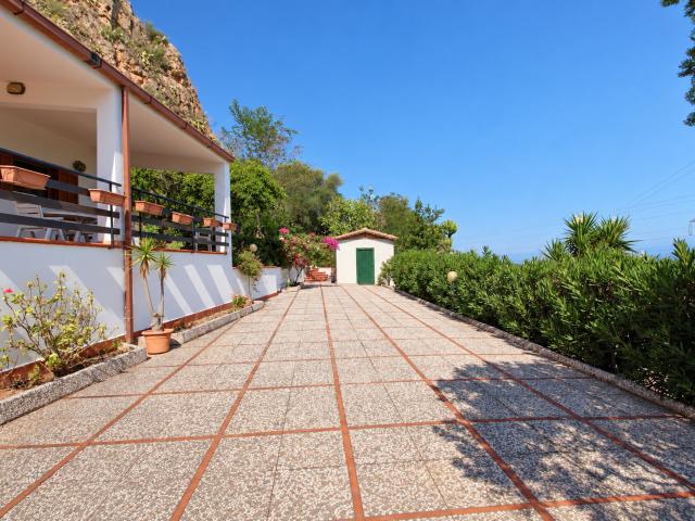 Villa immersa nella natura all'interno della Riserva di Pizz. 90m² Altavilla Milicia