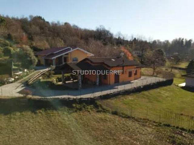 Villa in vendita a Cocquio Trevisago VA