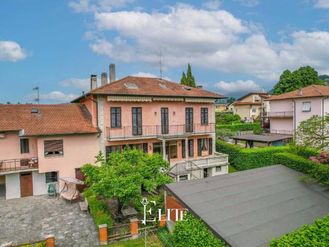 Villa in vendita a Cocquio Trevisago VA