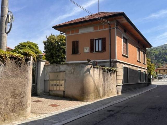 Villa in vendita a Cocquio Trevisago VA