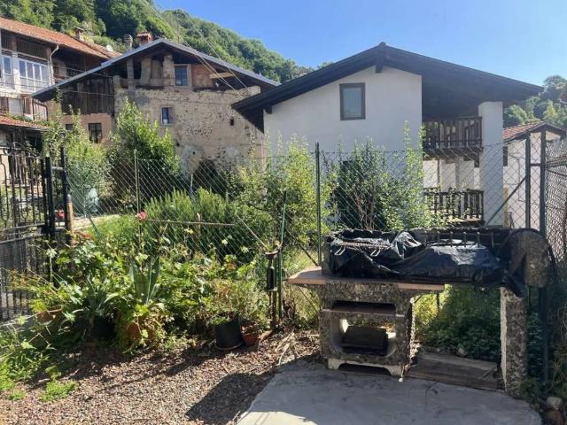 Villa in vendita a Coggiola BI