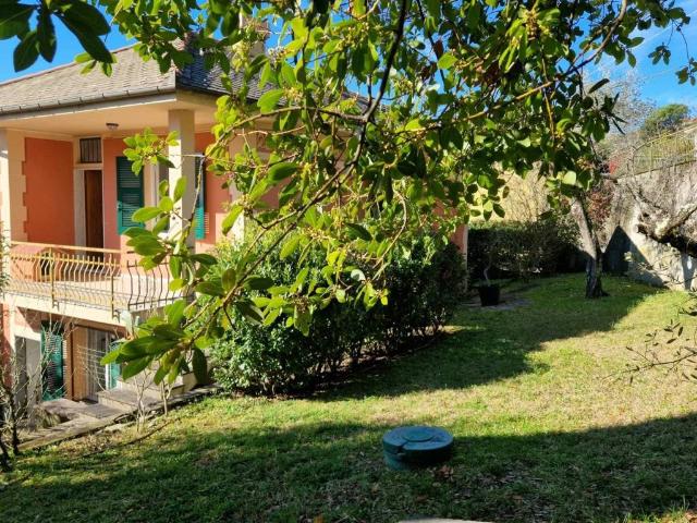 Villa in vendita a Cogorno GE